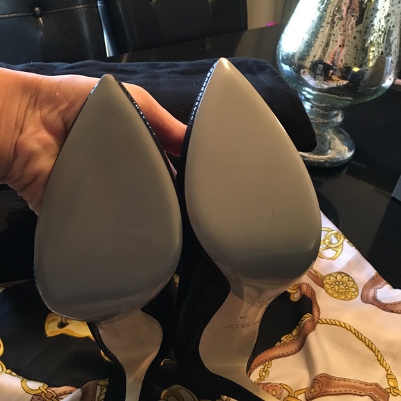 ✨NEW✨ Stunning Black Giorgio Armani Pumps 😻🥇👠 - Picture 7 of 8