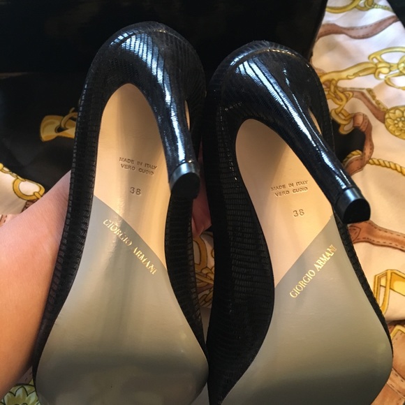 ✨NEW✨ Stunning Black Giorgio Armani Pumps 😻🥇👠 - Picture 8 of 8