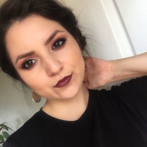 Meet your Posher, Alma