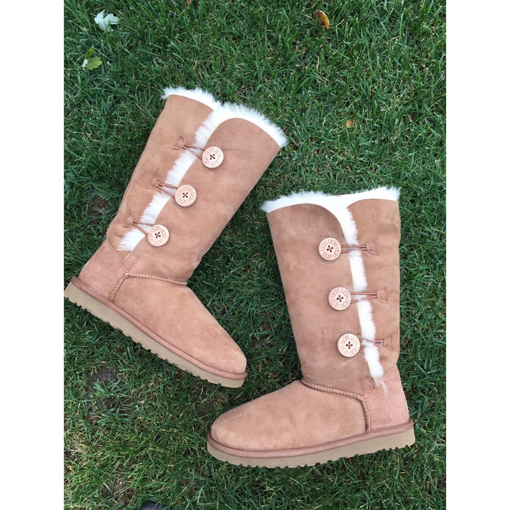 💕BAILEY BUTTON TRIPLET UGG AUSTRALIA BOOTS🎀