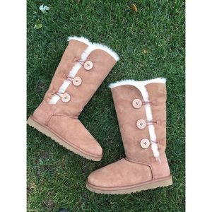 💕BAILEY BUTTON TRIPLET UGG AUSTRALIA BOOTS🎀
