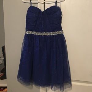 Blue homecoming dress (price negotiable)