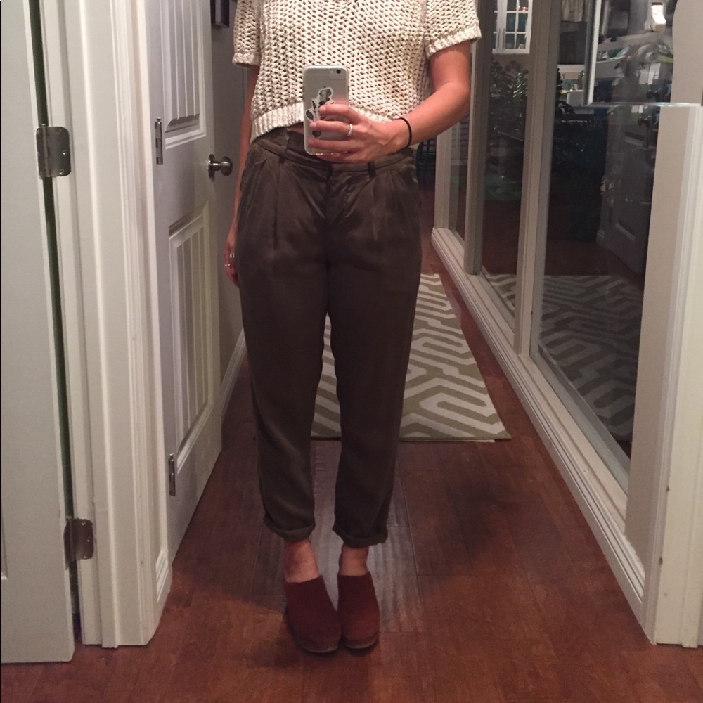 Aritzia high waisted trousers
