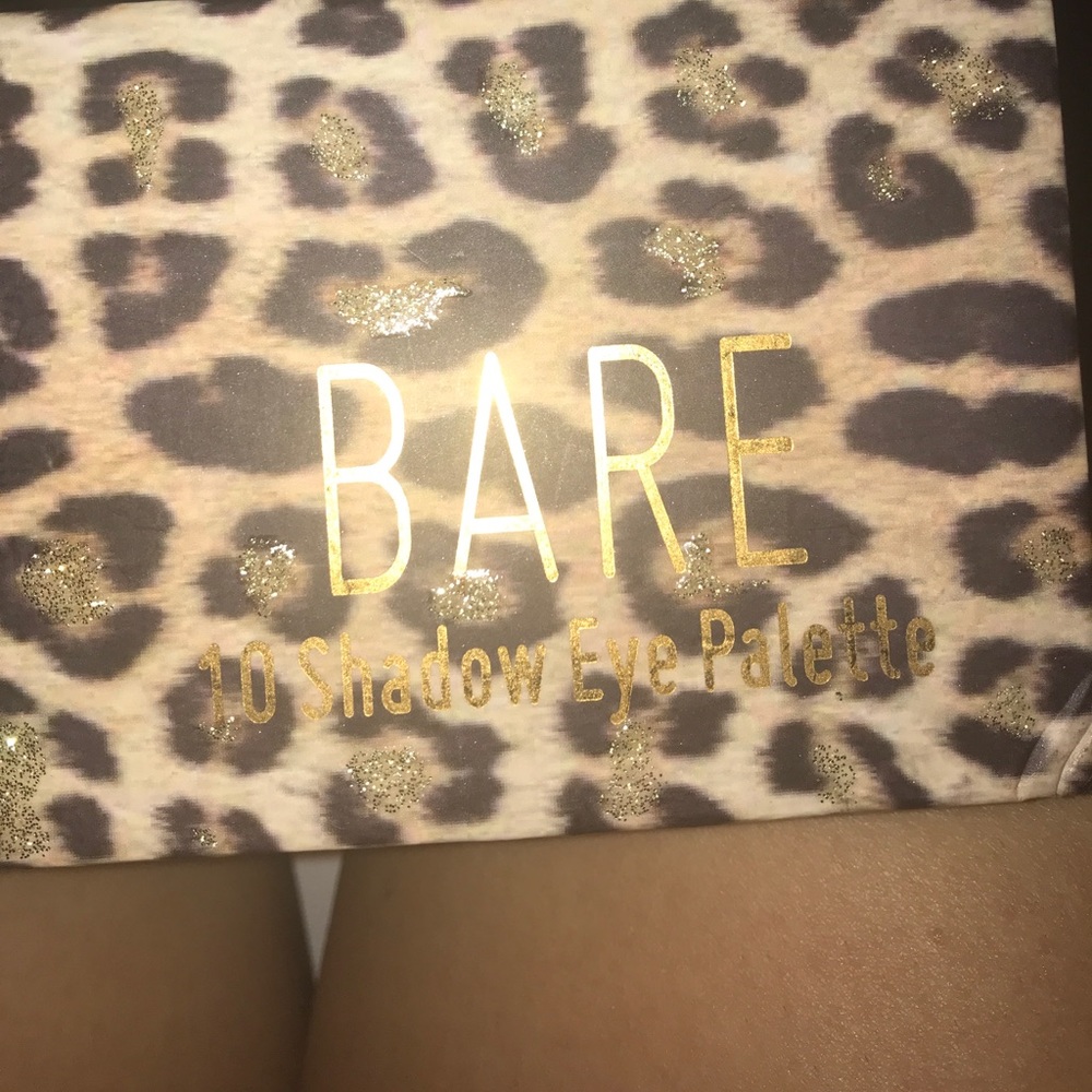 Eyeshadow - Picture 2 of 4