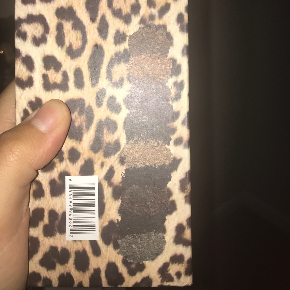 Eyeshadow - Picture 4 of 4