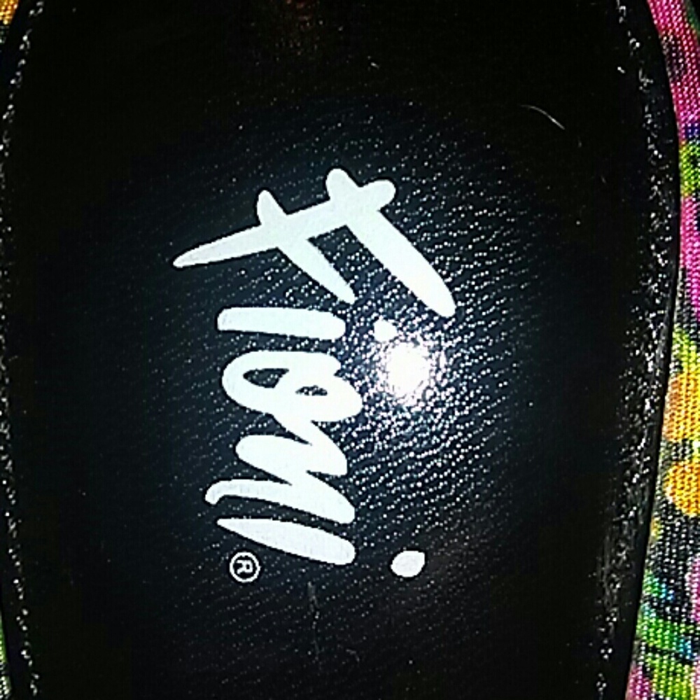 Heels - Picture 3 of 5
