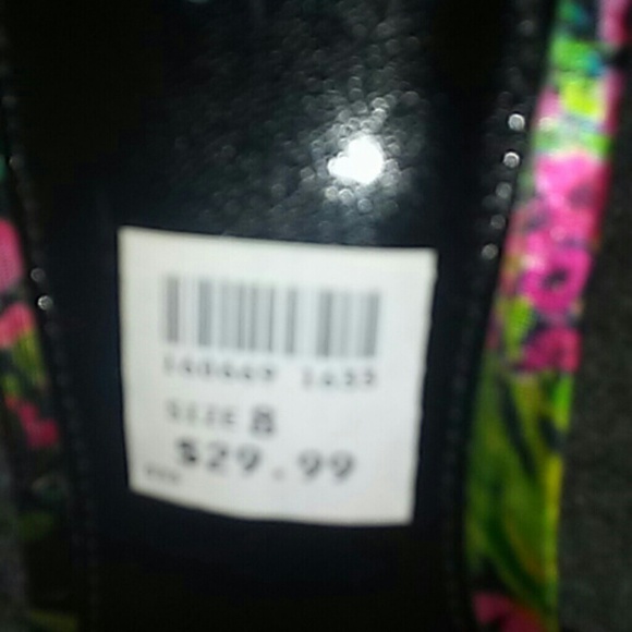 Heels - Picture 2 of 5