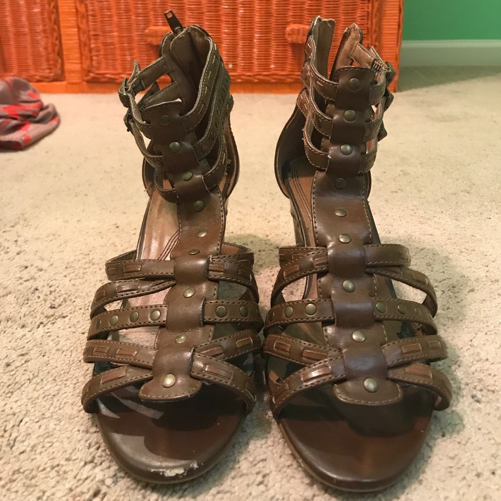 Sandal heels
