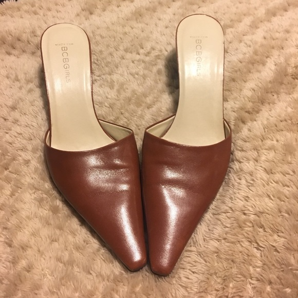 BCBG Max Azria Light Brown Slide on Heel - Picture 1 of 3