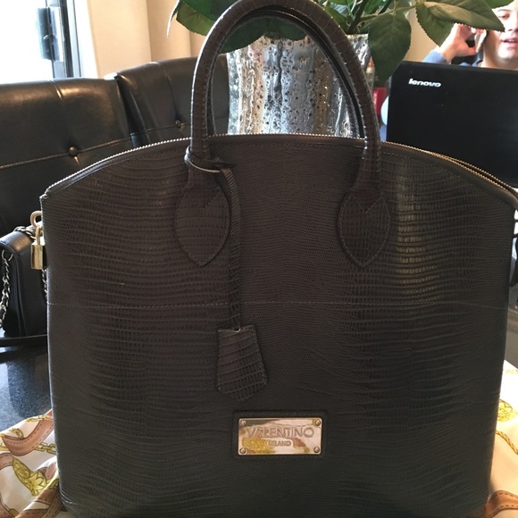 ✨Beautiful Valentino bag✨ - Picture 1 of 6