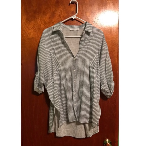 Tops - 🆕 Button down shirt