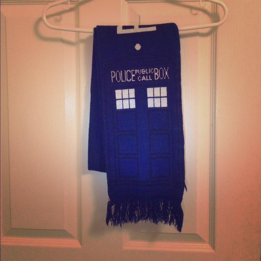 Doctor Who TARDIS Scarf