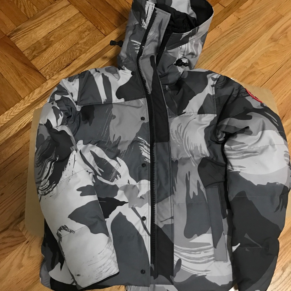 ❌❌SOLD❌❌Canada Goose grey camo winter 2018