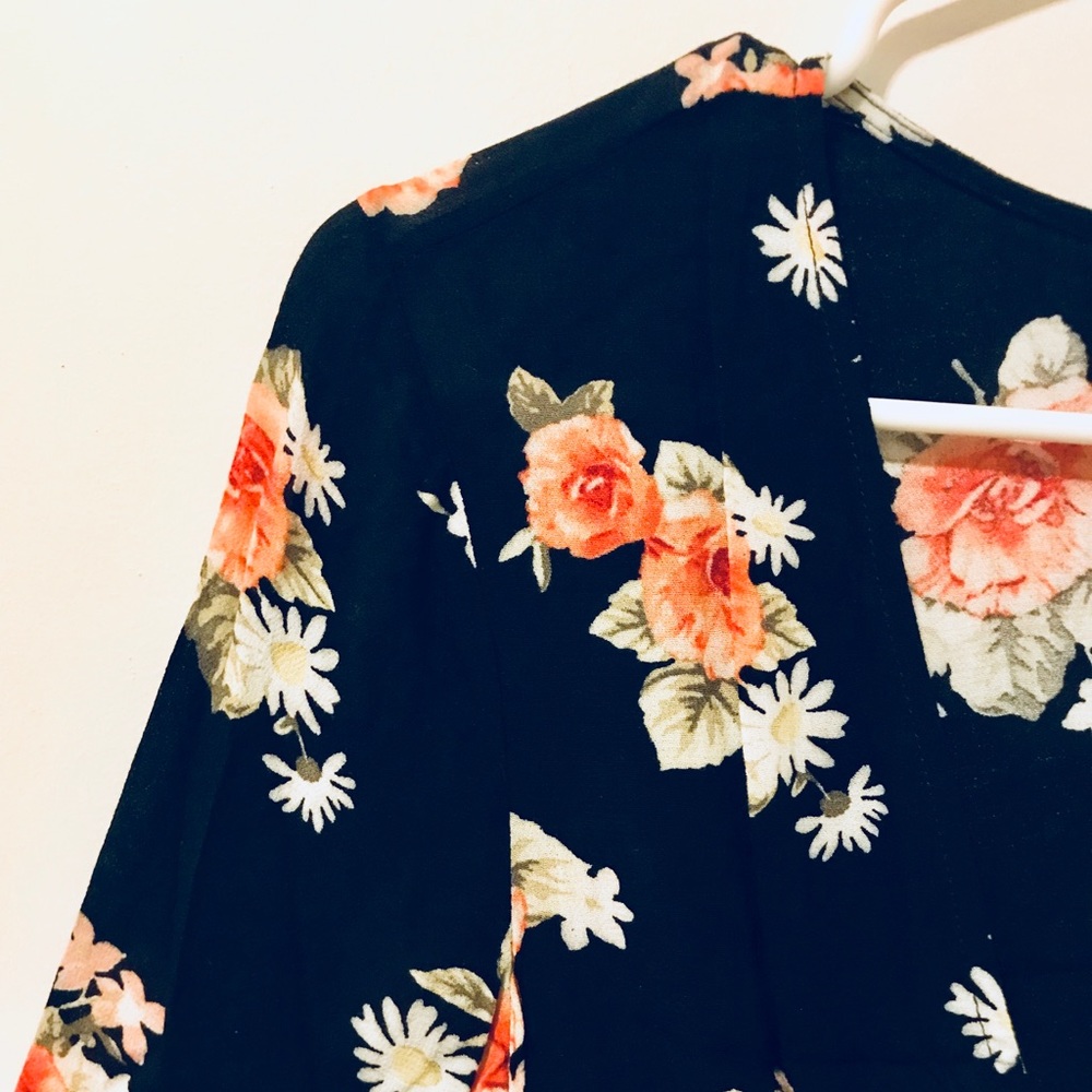Forever 21: Super low V-neck floral dress