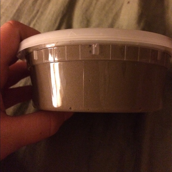 Chocolate scented butter slime - Picture 3 of 4