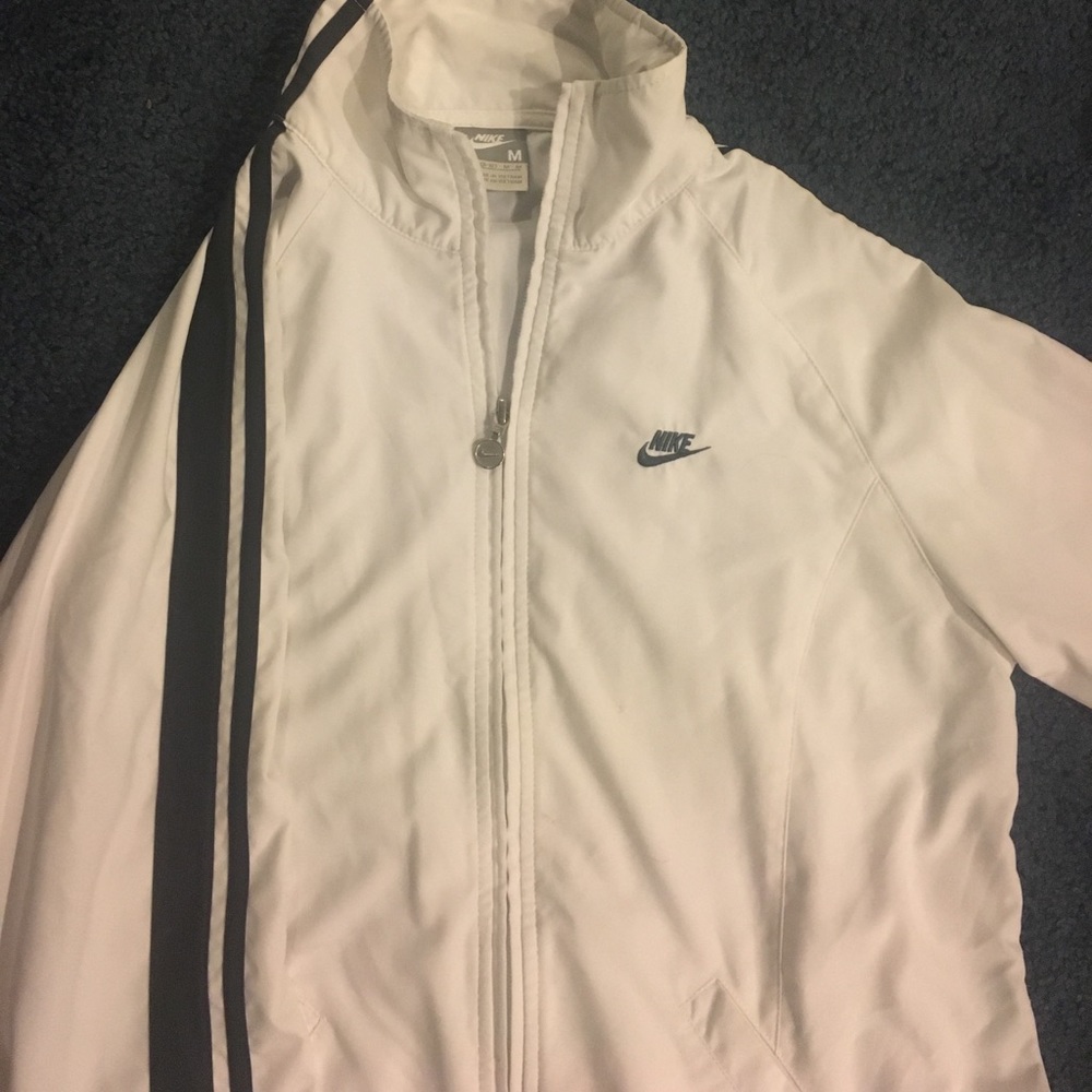 nike windbreaker