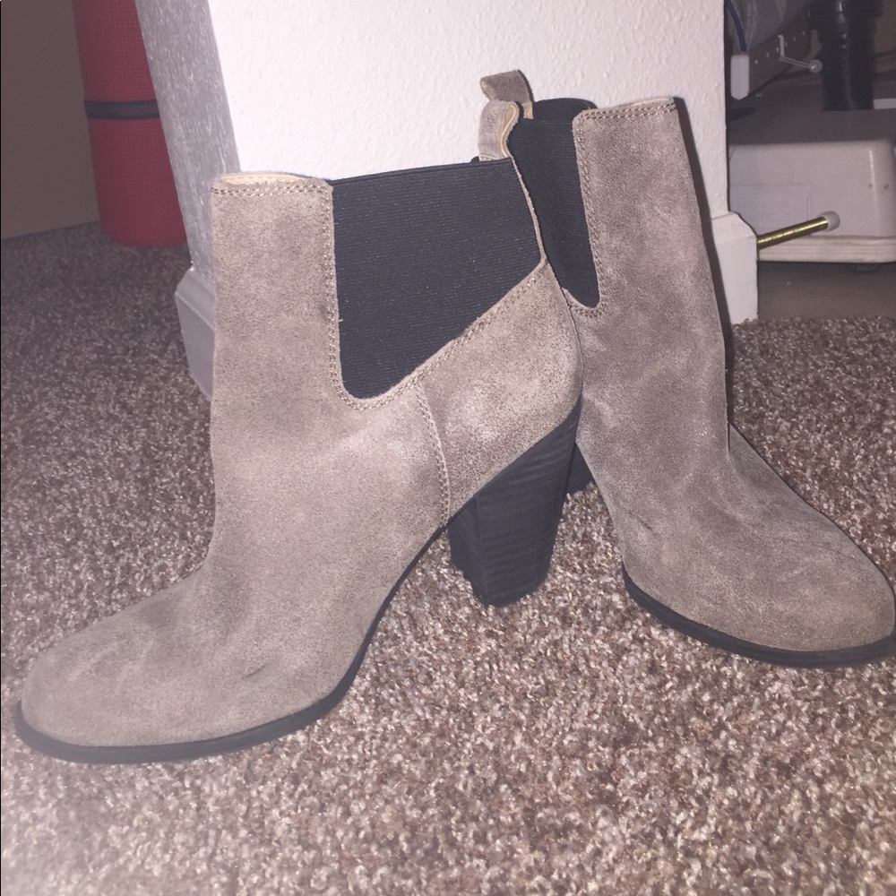 Julianne Hough for Sole Society ‘GIULIANA’