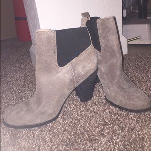 Julianne Hough for Sole Society ‘GIULIANA’