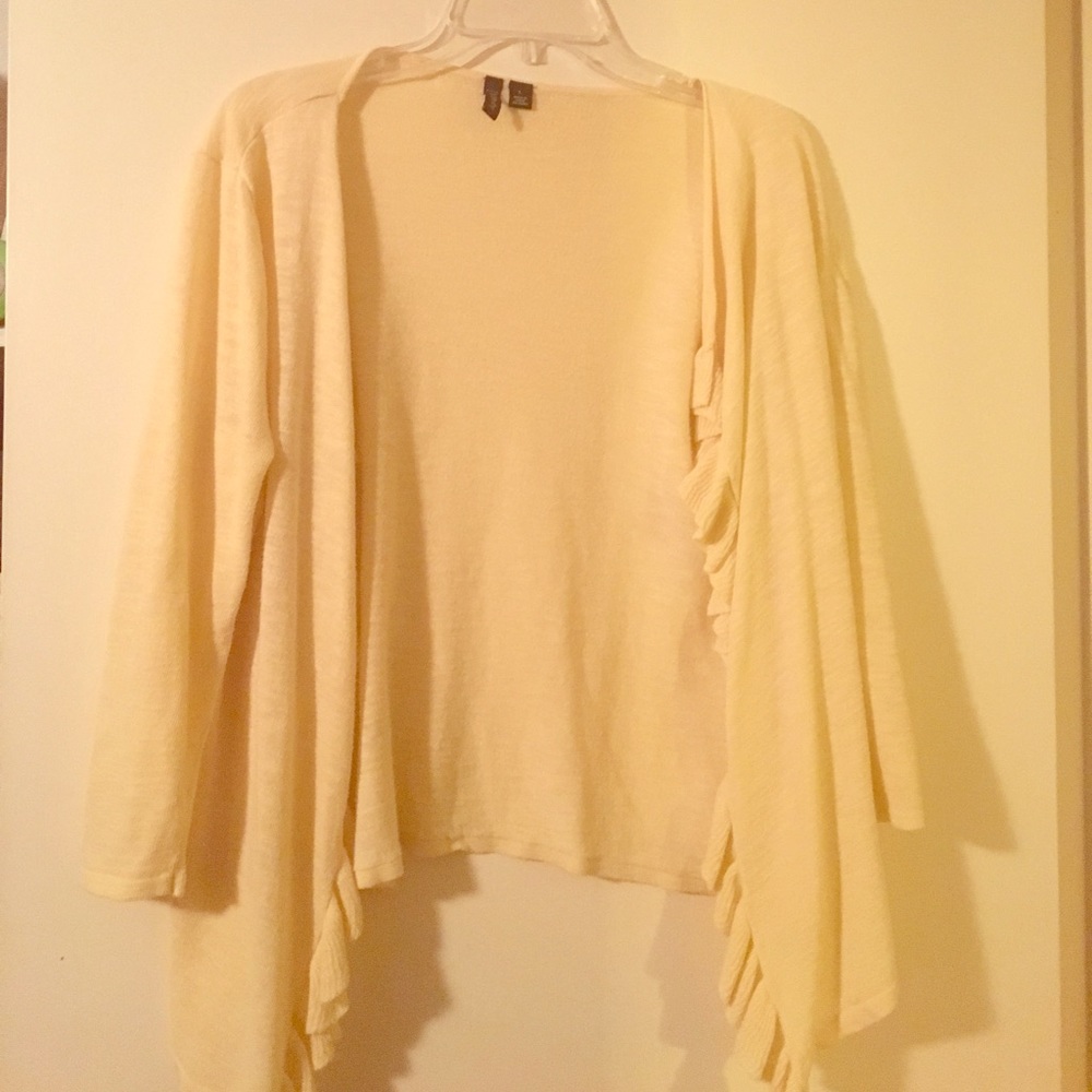 Cardigan. Yellow.