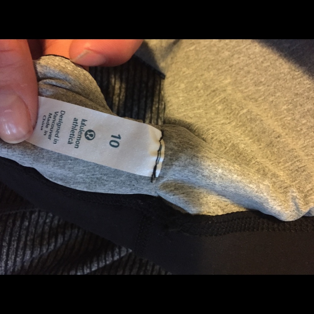Lululemon tank top with bar attached