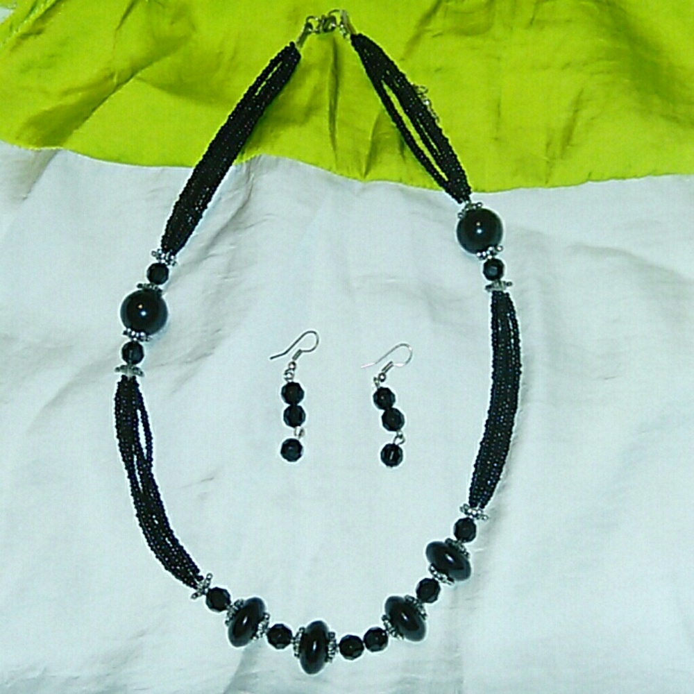 Elegant bead necklace and earrings