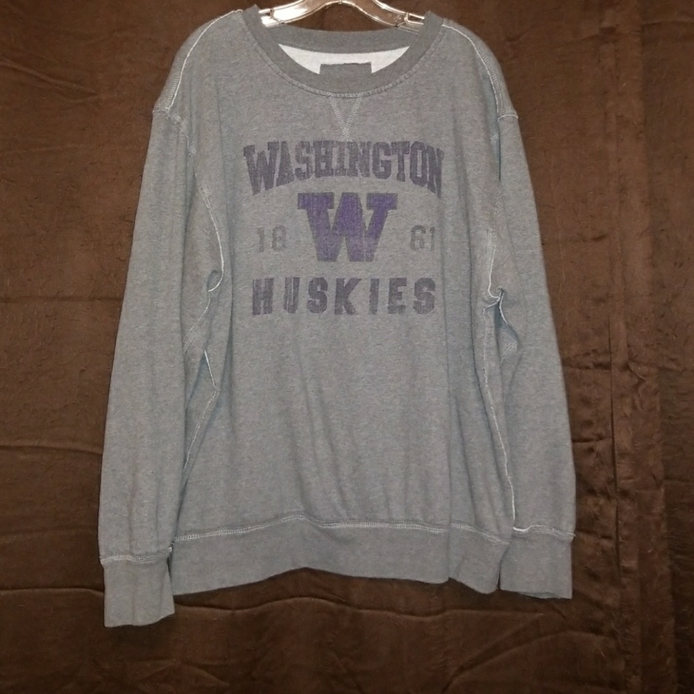 Jones & Mitchell Women's Sweatshirt