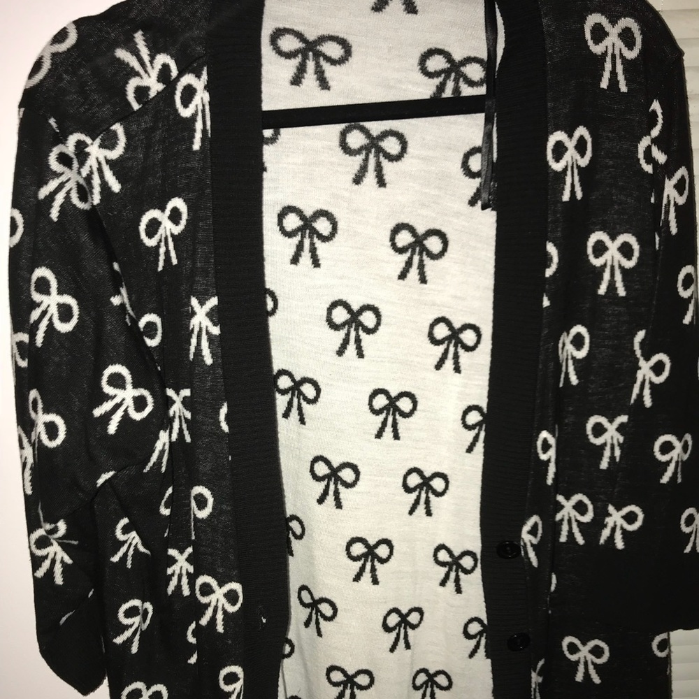 Bow cardigan !