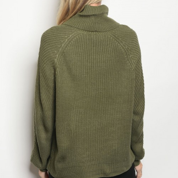 Green Knitted Sweater - Picture 3 of 4