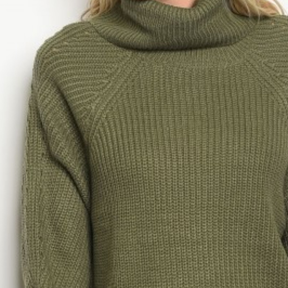 Green Knitted Sweater - Picture 4 of 4
