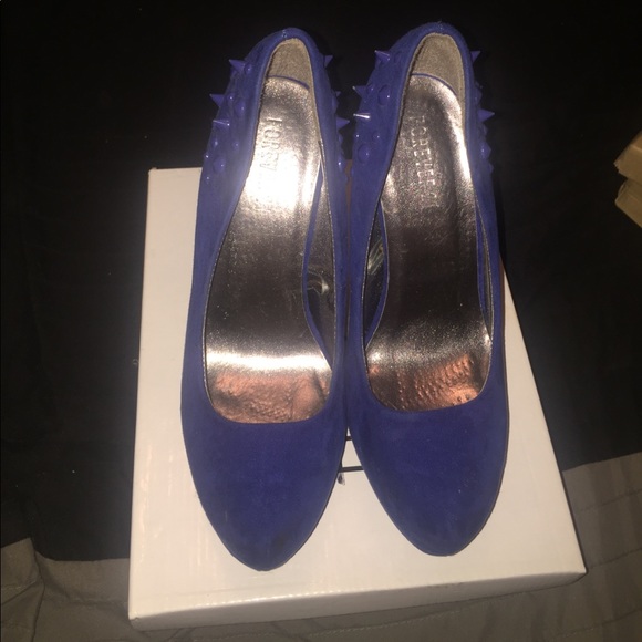 Heels - Picture 1 of 2