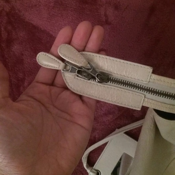 💯% Authentic BALENCIAGA CityChic Hobo Handbag - Picture 4 of 8