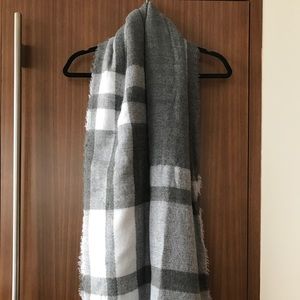 Huge Blanket Scarf - light grey & white check