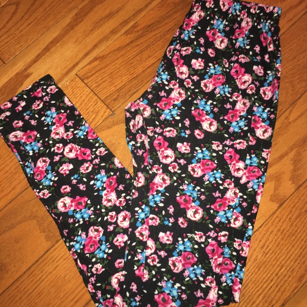 SOLD/ on merc. Flowered Leggings