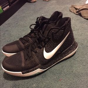 Nike Kyrie 3 basketball shoes