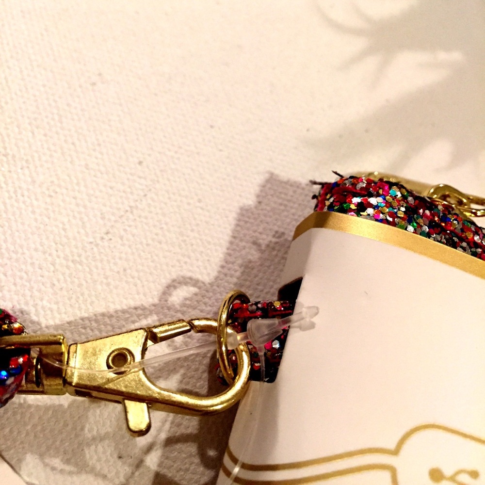 👛 New Adrienne Vittadini Wristlet FIRM PRICE - Picture 5 of 7