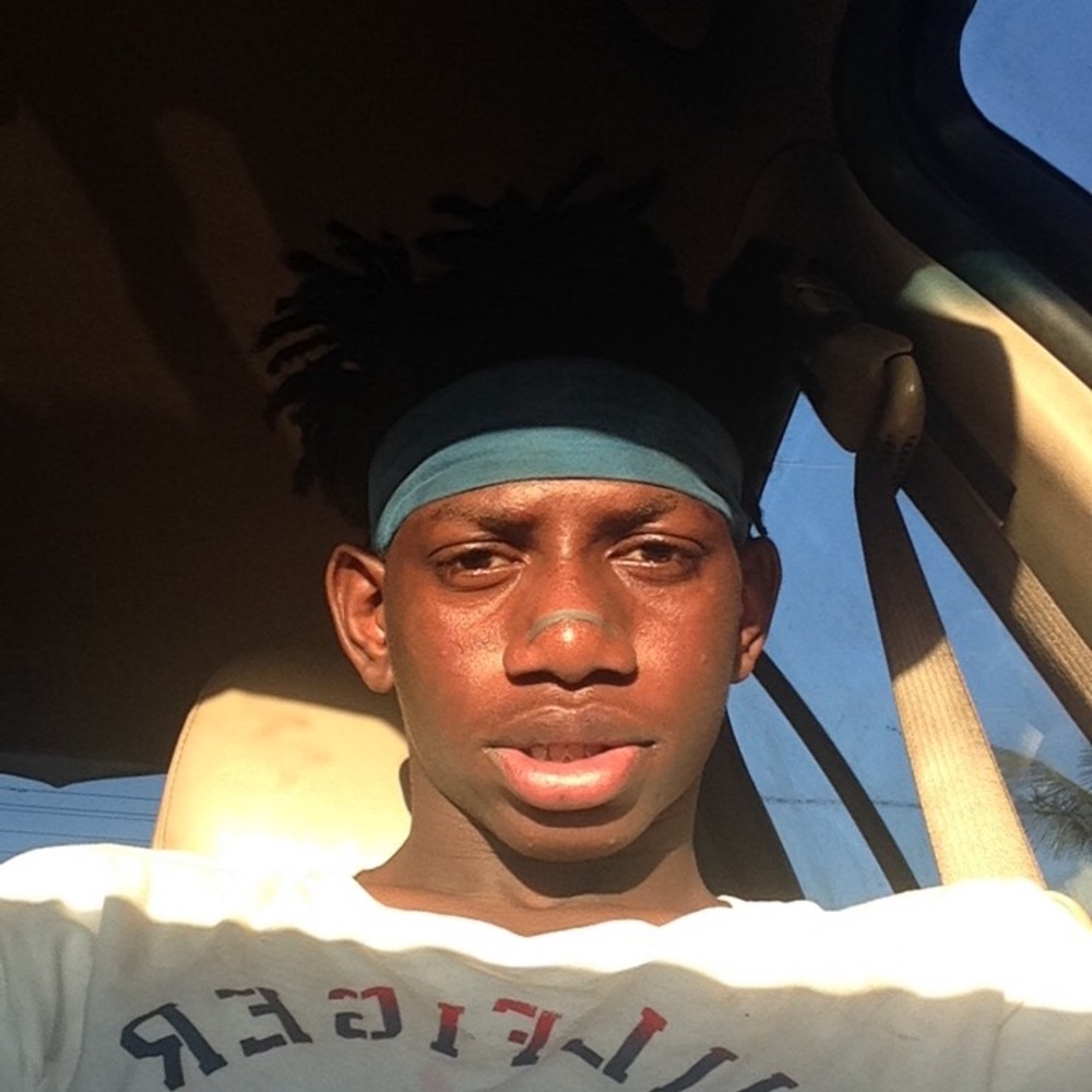 Meet your Posher, Derryel