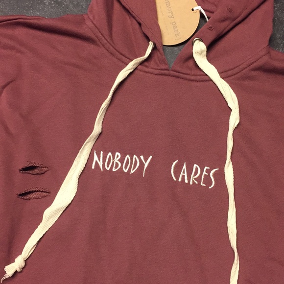 Burgundy Oversized Hooded Sweatshirt - Picture 4 of 4