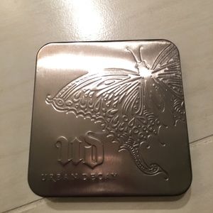 Urban Decay eyeshadow palette