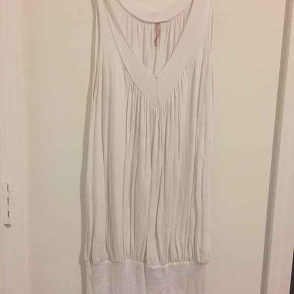White dress - Picture 1 of 2
