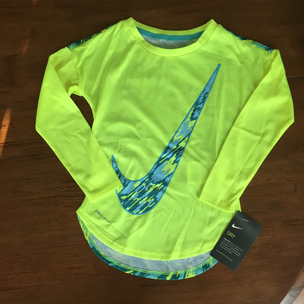 Nike Kids Modern Long Sleeve Graphic T-Shirt