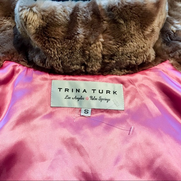 Trina Turk Faux Fur Capelet - Picture 1 of 5