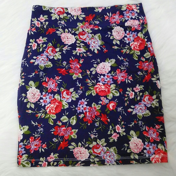 Truly Madly Deeply Floral Pencil Skirt XS - Picture 4 of 4