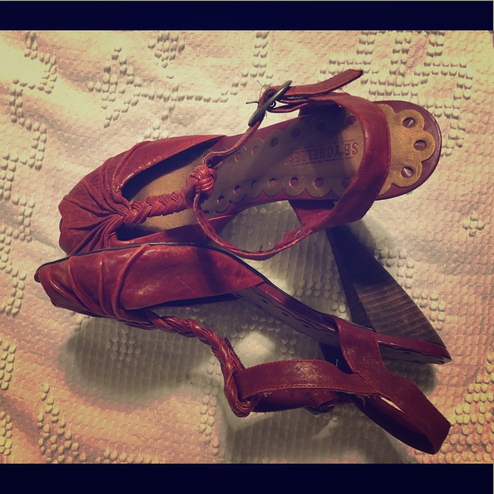 Seychelles open toed heels