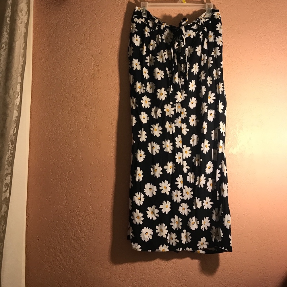 Daisy Black Maxi skirt