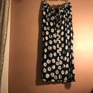 Daisy Black Maxi skirt