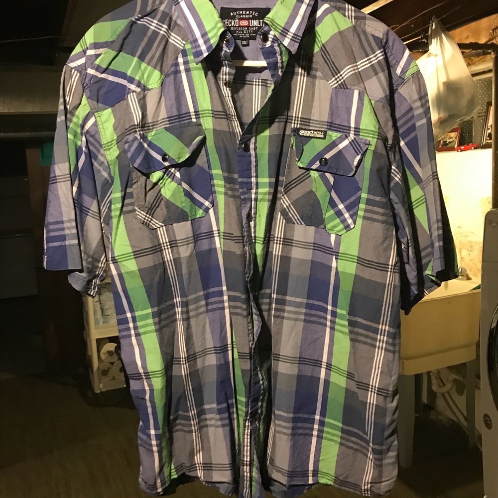 Snap buttons short sleeve brightly colored shirt