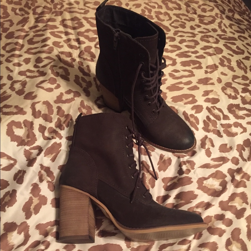 New Steve Madden booties size 10