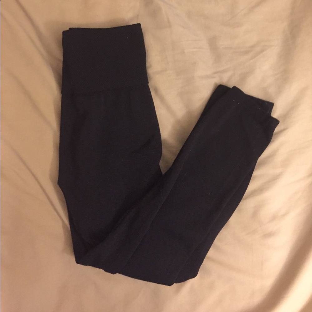 Black leggings with wide waistband