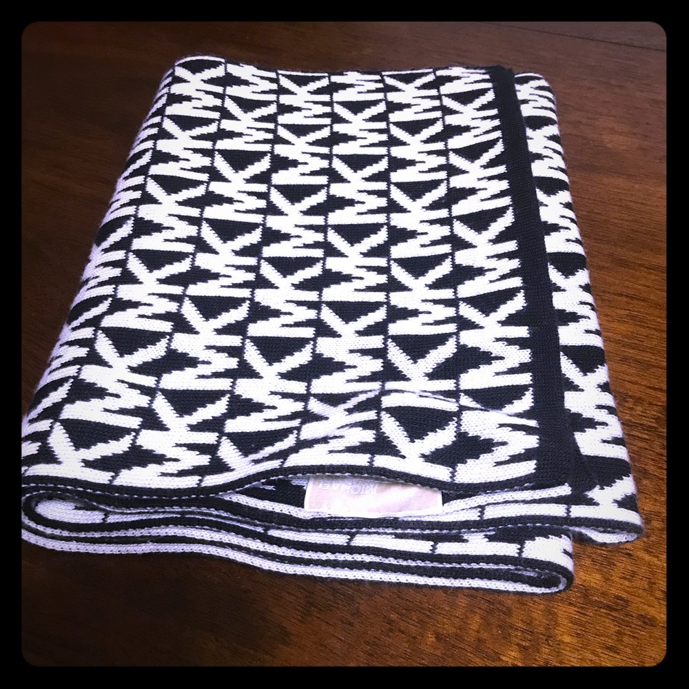 michael kors scarf