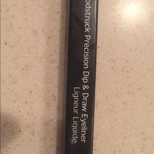 Younique dip and draw eye liner